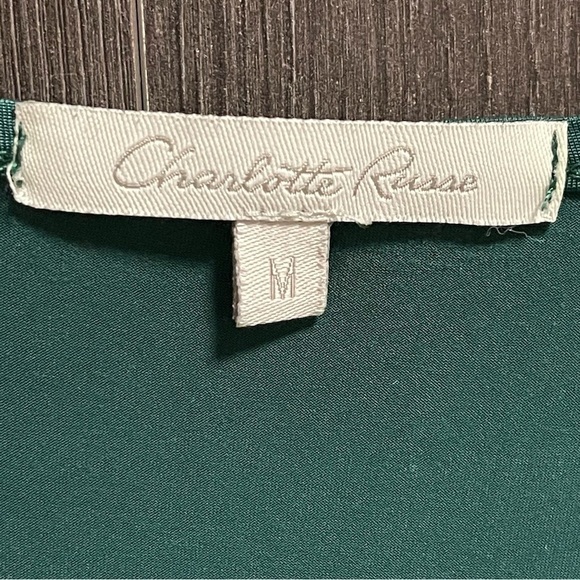 [CHARLOTTE Russe] Green V-neck flowy top - Picture 6 of 6